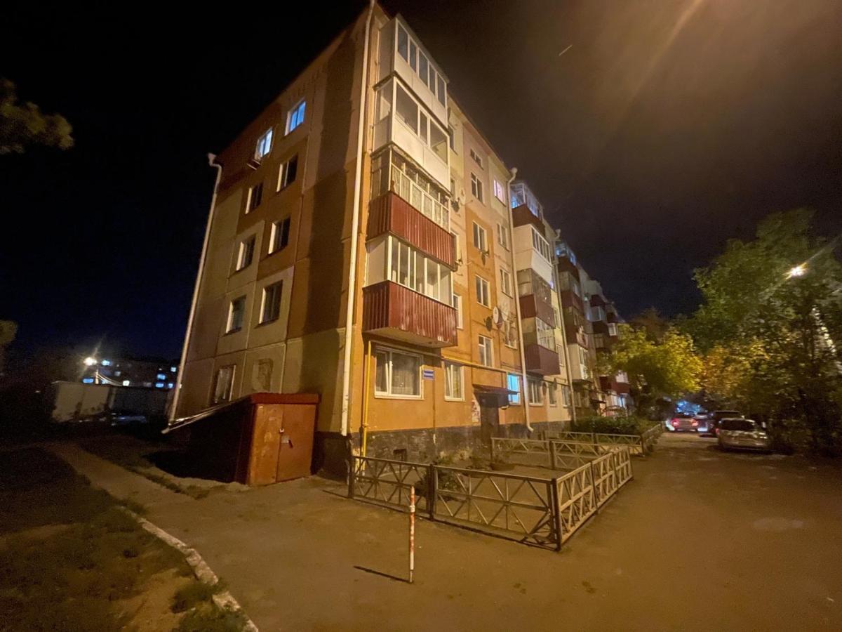 1-Комн. Квартира Целиком Интернациональная 32 С Гостиничным Сервисом Petropavlovsk Exterior photo